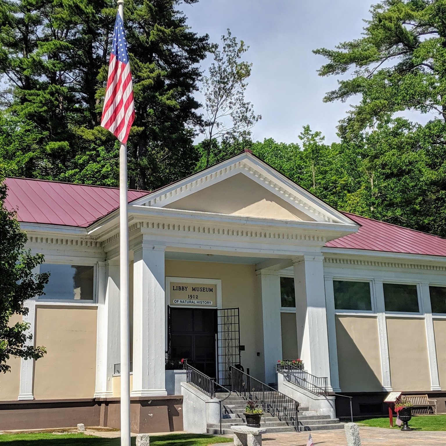 Libby Museum Logo