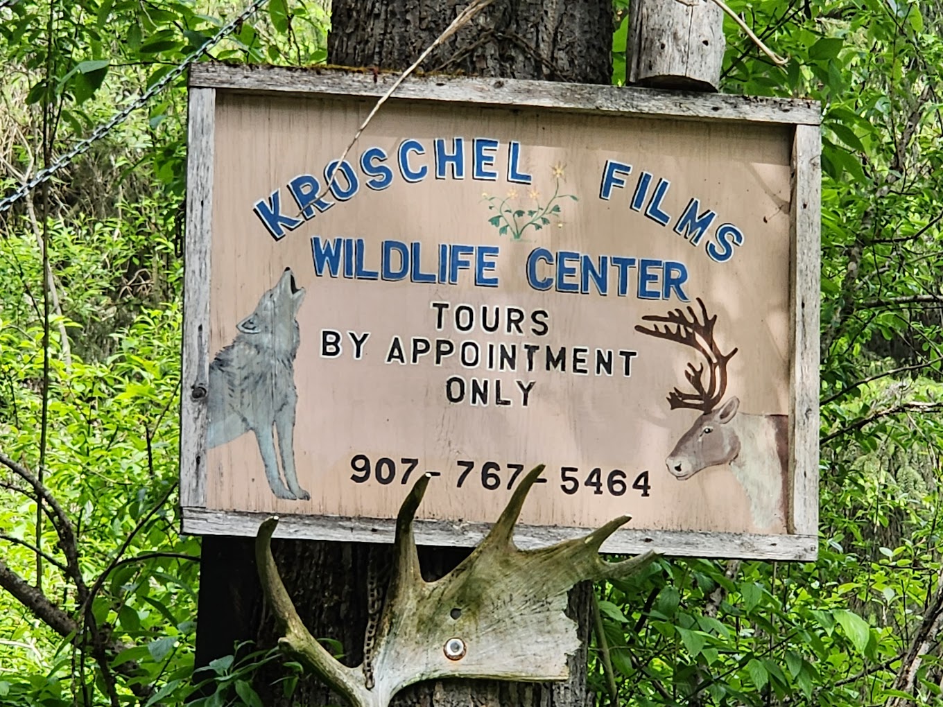 The Kroschel Wildlife Center Logo